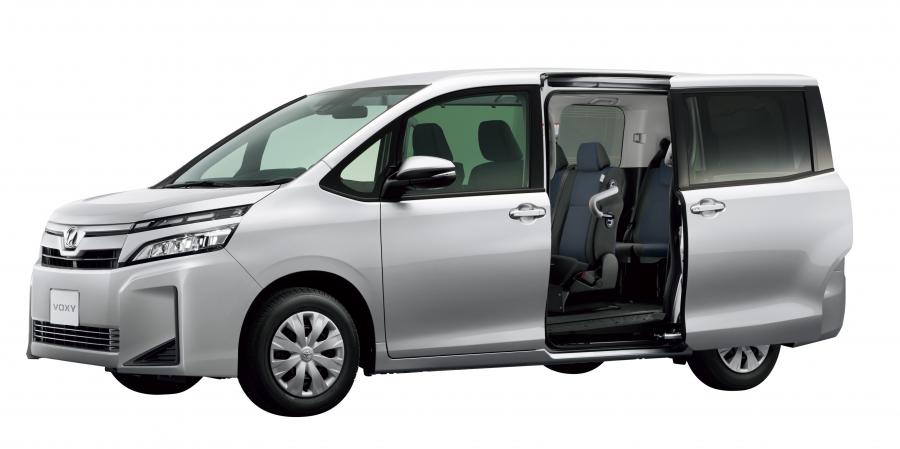  Toyota Voxy 2017 года  (фото 2 из 3)